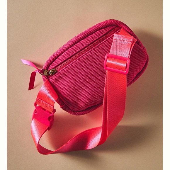 NWT Bright pink belt bag - Picture 2 of 5